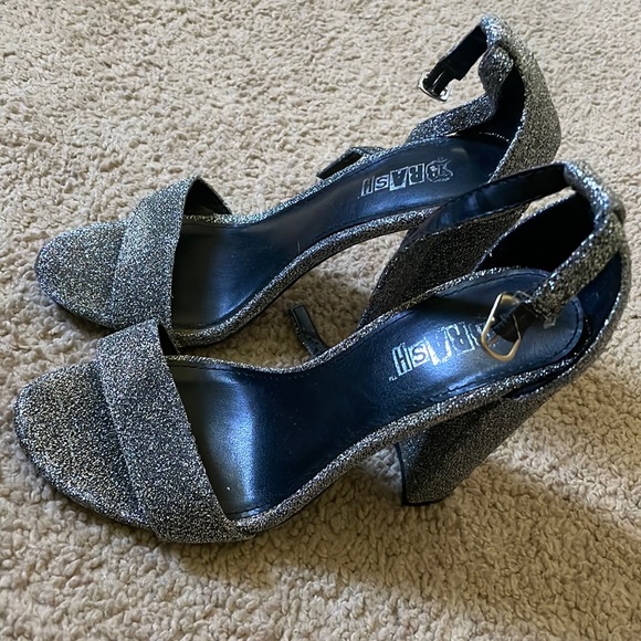 Glitter Heels - Picture 1 of 3